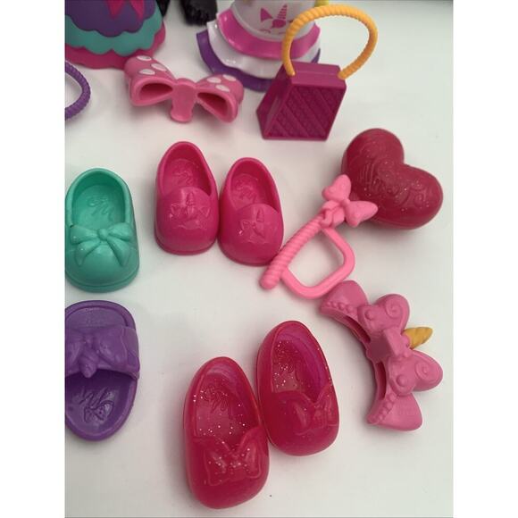 Disney Minnie Mouse Bowtique Dress Up Doll Snap N’ Style Lot clothes Bows etc.. - Picture 4 of 7